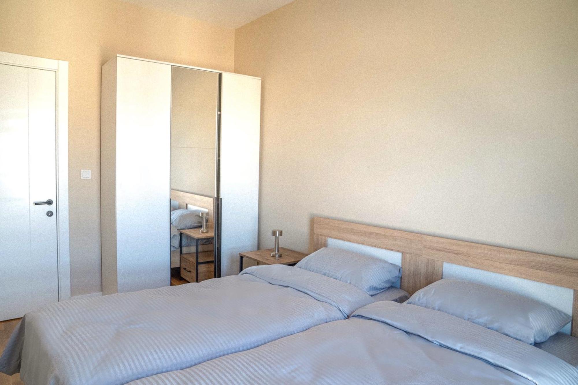 180° View Apartment In Diamond Building Skopie Exterior foto