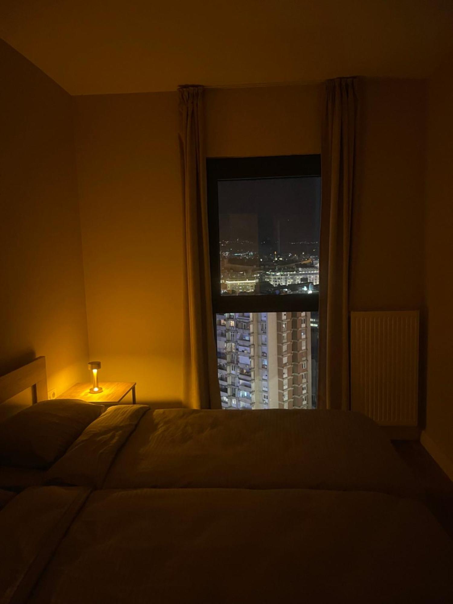180° View Apartment In Diamond Building Skopie Exterior foto