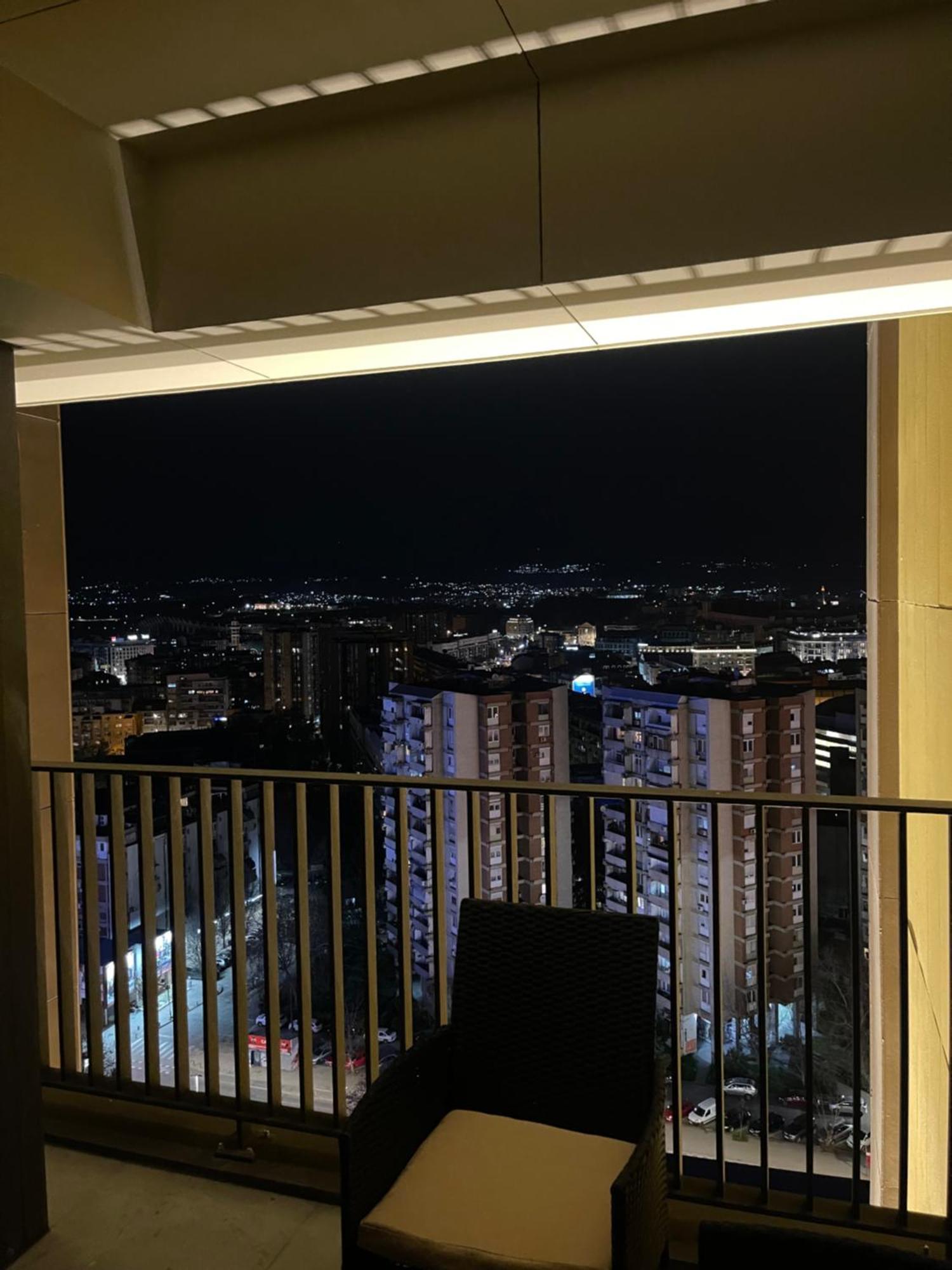 180° View Apartment In Diamond Building Skopie Exterior foto