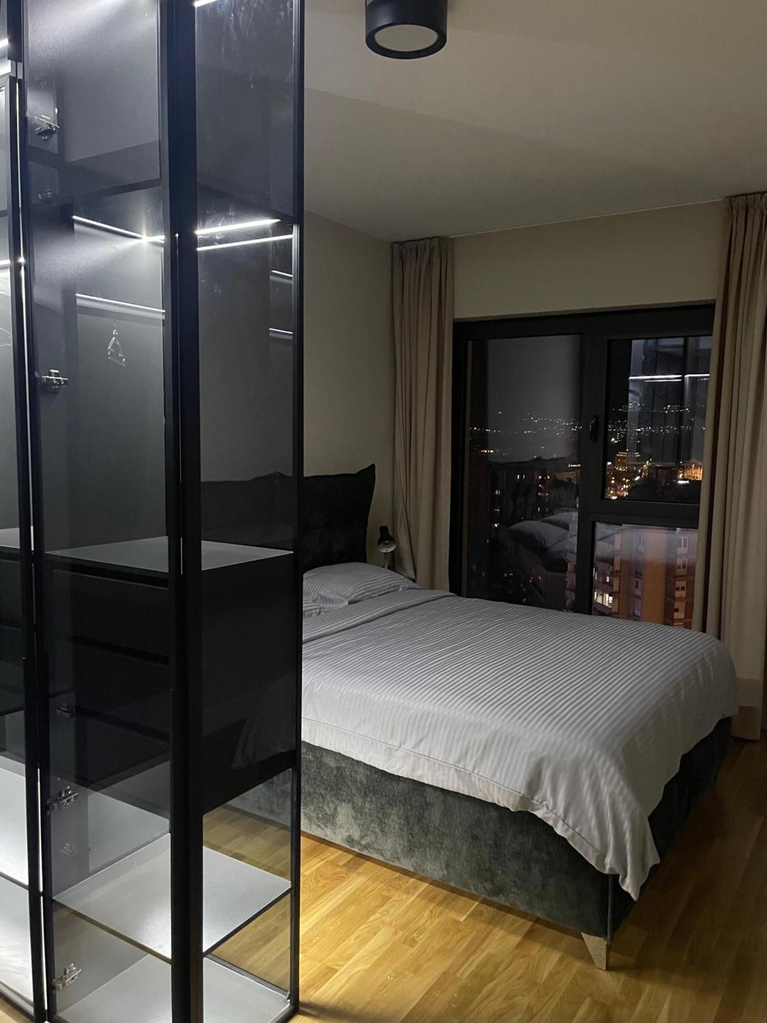 180° View Apartment In Diamond Building Skopie Exterior foto